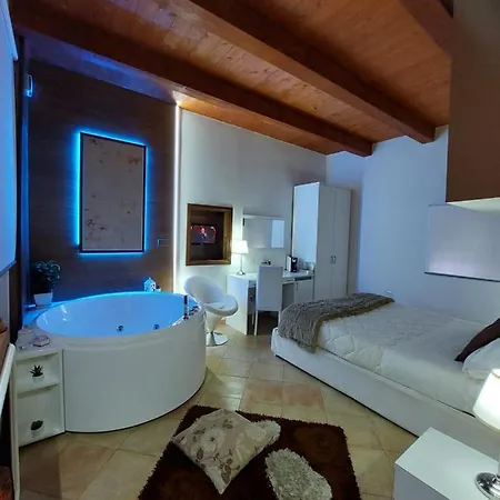 Del Cavaliere 4* Καστροβιλάρι