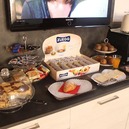 Del Cavaliere לינה וארוחת בוקר קסטרווילארי