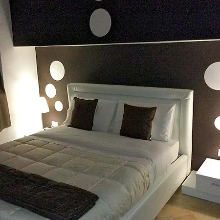 Del Cavaliere Bed and Breakfast Καστροβιλάρι